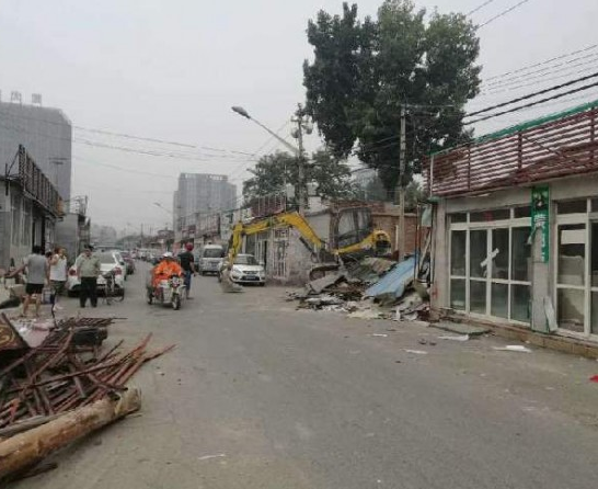 朝阳整治陶瓷一条街 拆除违建3000平米 朝阳整治陶瓷一条街 拆除违建3000平米