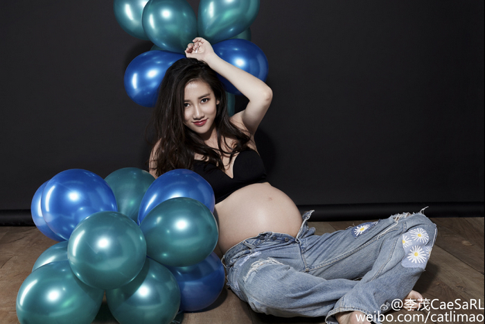 李茂晒爱妻弦子大尺度怀孕写真 网友纷纷祝福 李茂晒爱妻弦子大尺度怀孕写真 网友纷纷祝福