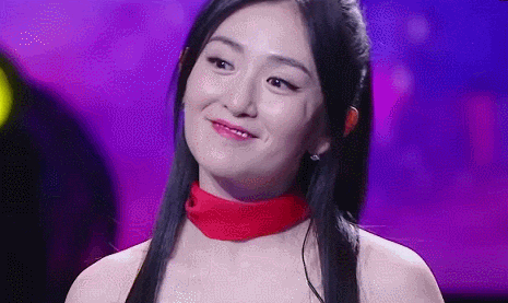 谢娜晒《快乐大本营》合照唯独缺一个人,假的闺蜜,真的对手