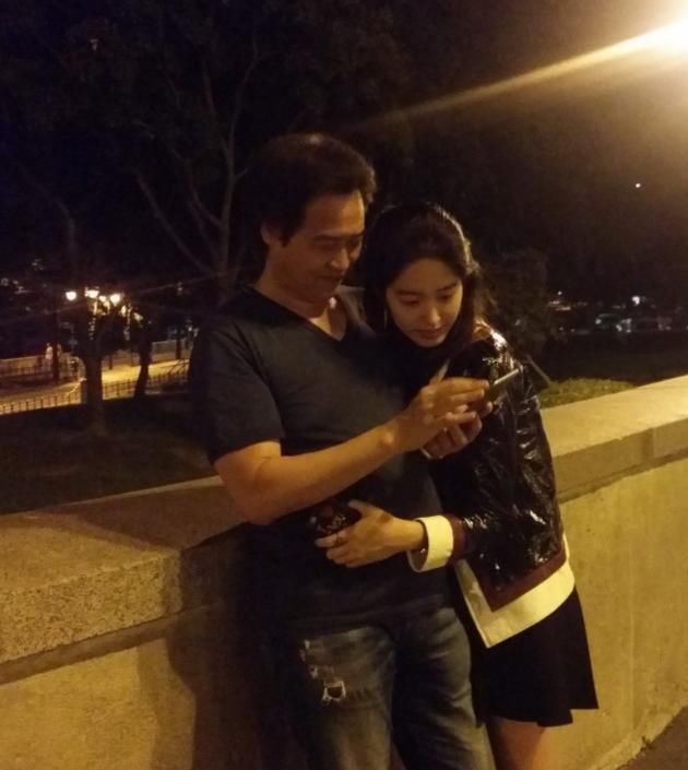 《芳华》里的林丁丁和周冬雨是同学,网友:撞脸