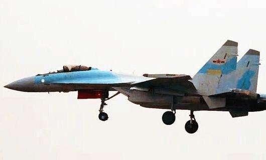 俄罗斯送大礼?中国歼10D战机曝光 首次采用矢