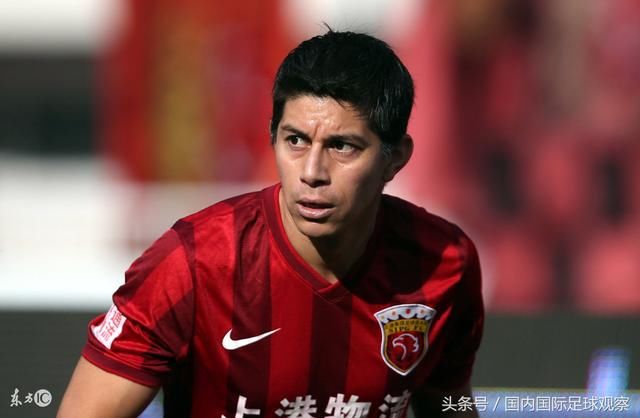 上海上港亚冠名单曝光!3外援!无孔卡埃神!球迷