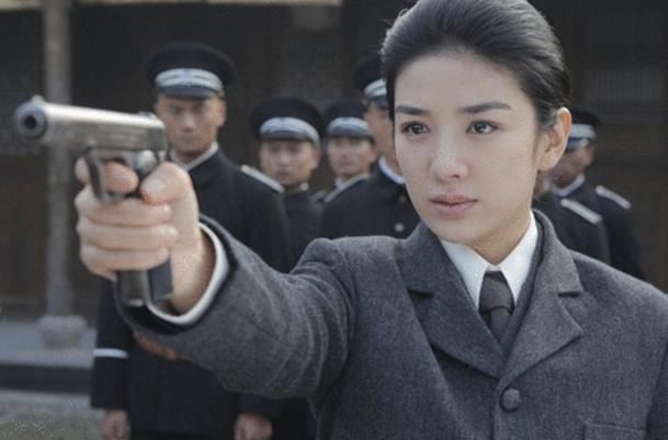 徐自华,吴芝瑛作为秋瑾的好姐妹,在得知好友即便是死后也没有一个落脚