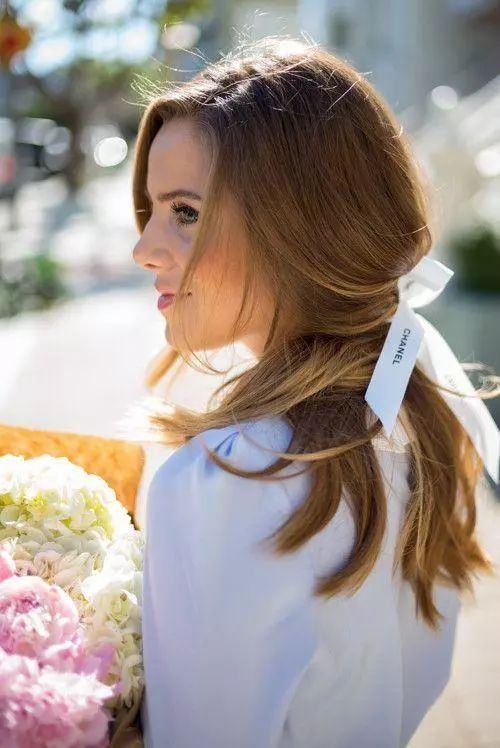 CHANEL包装上的丝带别扔掉,给我当发带好不