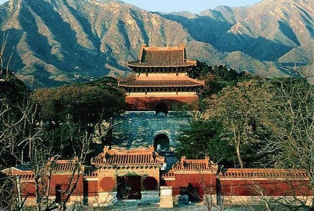 对我们现有的人和财物进行烧杀抢掠,更是连古人的陵墓文物也不放过