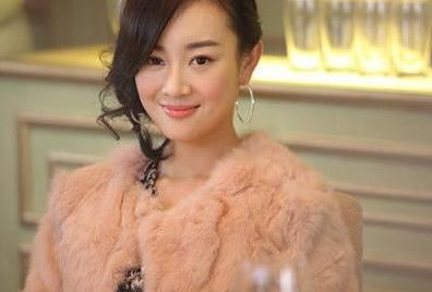 杨蓉算是娱乐圈混的不错的,她们才是万年不红