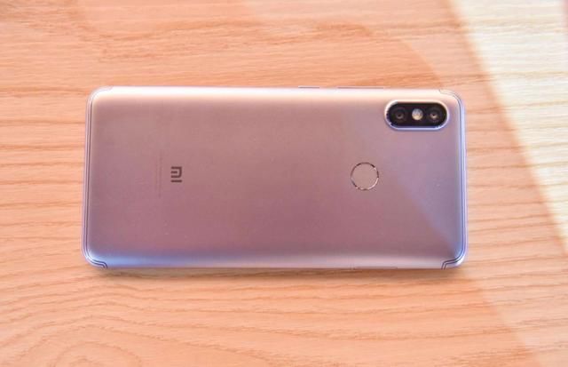 性能续航兼具,红米S2仍是千元机首选