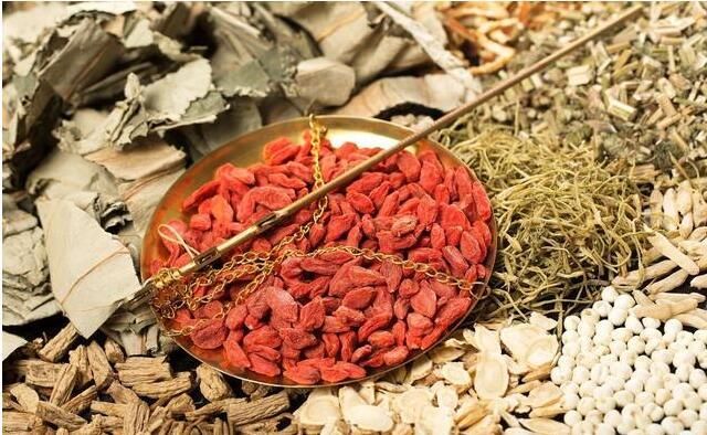 胆红素一高,说明你肝脏已受损,要做好心理