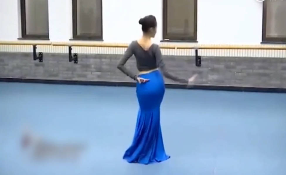 关晓彤艺考舞蹈视频曝光 曲线玲珑身材好