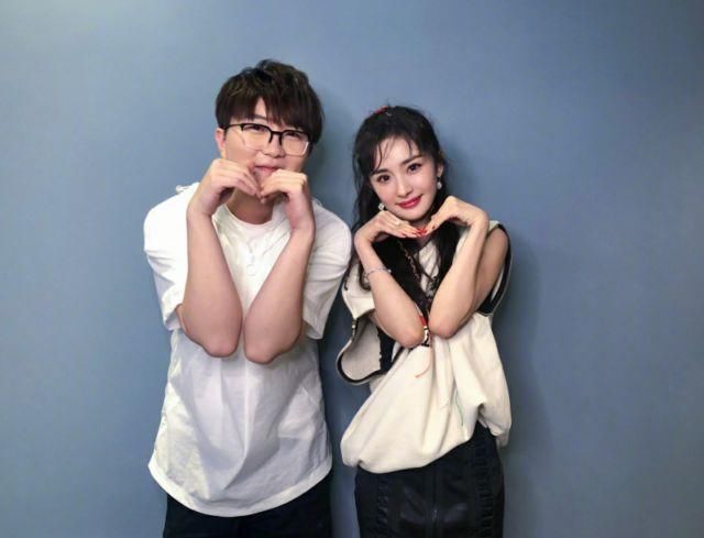 扶摇粉杨幂的嘴唇这么美,都是靠唇膏吗?