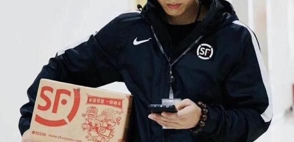 京东和美团配送员纷纷眼红顺丰,不是待遇好,竟