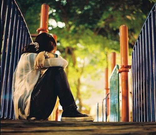 难过不声张,有事自己扛