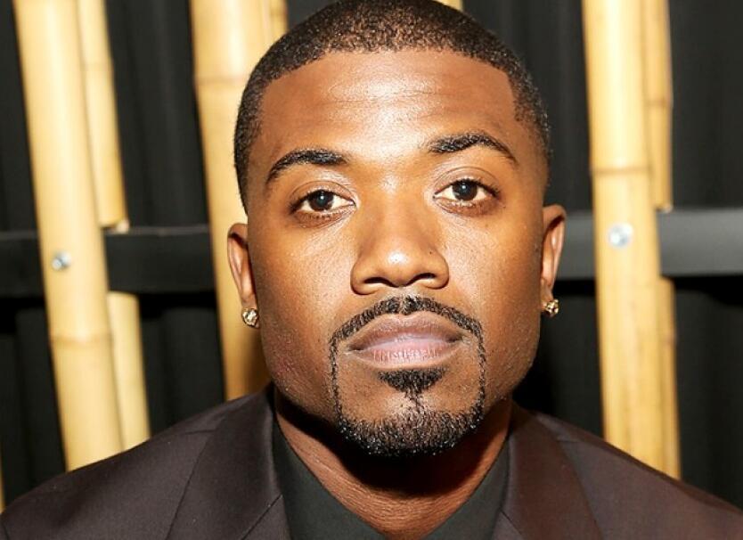 雷-杰
雷-杰是R&B界小天后Brandy的亲弟弟，能演又能唱，才华很出众。与此同时，他还制作自己 的电视秀，参与电视和电影演出，事业可谓多向发展。值得一提的是，他后来还与天后惠特尼-休斯顿关系密切，甚至被传出绯闻，不过这遭到了雷-杰的否认。在休斯顿意外身亡之后，雷-杰非常难过，声称自己失去了一个亲密的朋友。