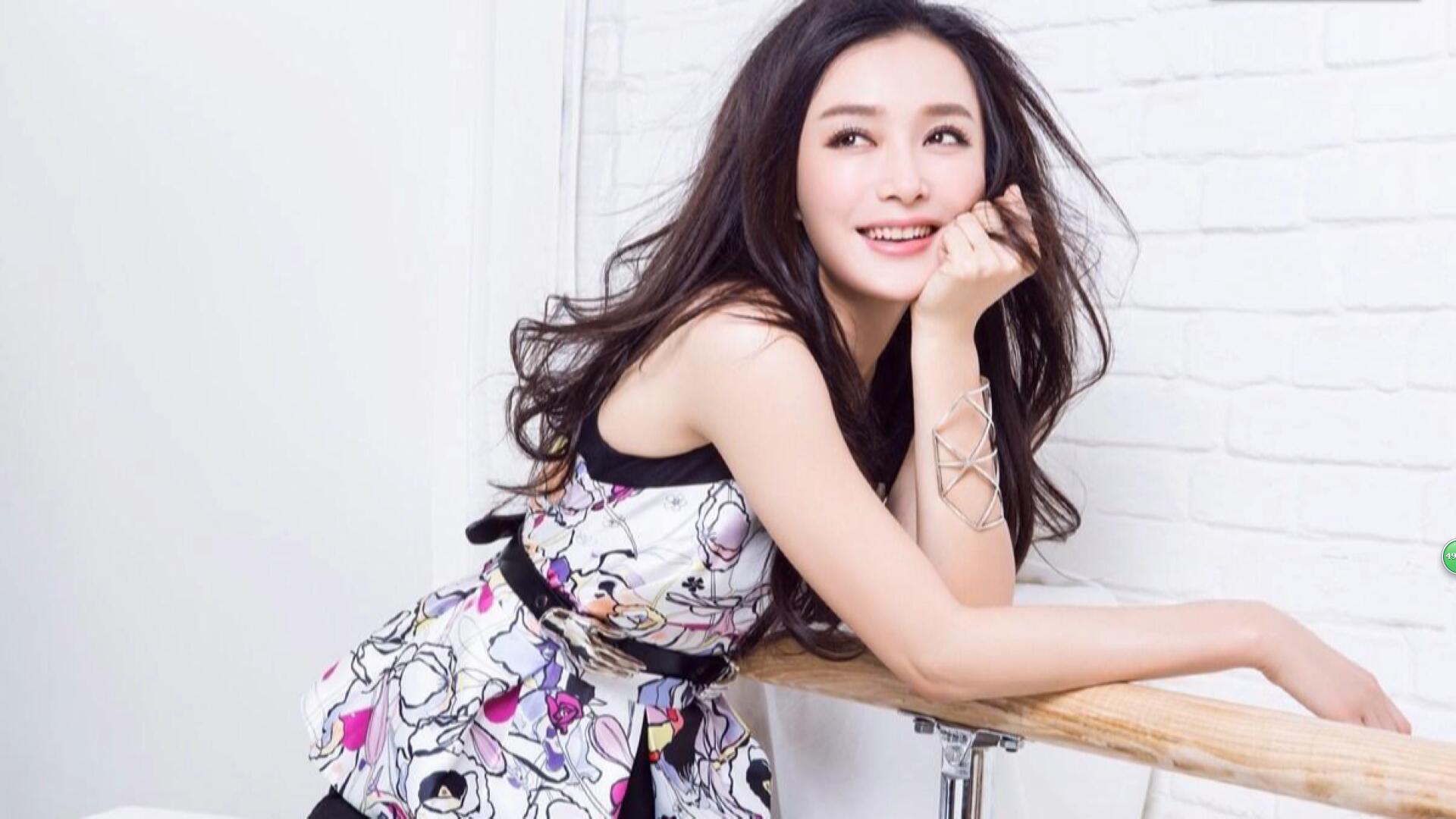 秦岚携烧脑喜剧来袭 《捉奸神探》探案中案