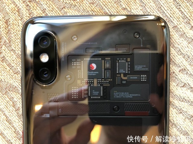 小米8和小米8SE买哪个好?5个区别让你秒懂!