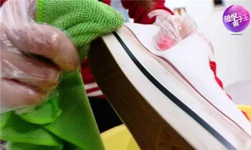 逆天 发黄帆布鞋胶边瞬间变白