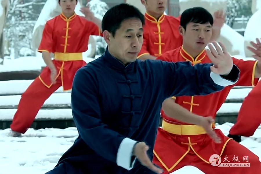 陈家沟太极拳学校总教练陈自强雪中太极