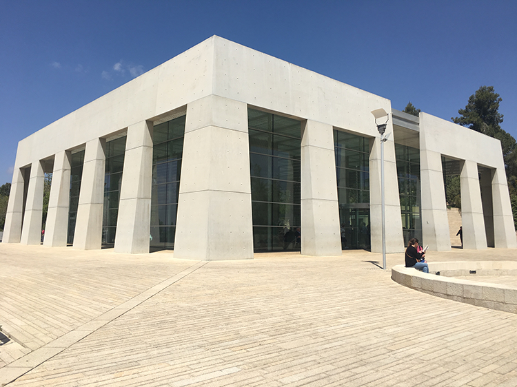 5根蜡烛却折射出百万根:以色列这个馆藏必须去 5根蜡烛却折射出百万根:以色列这个馆藏必须去