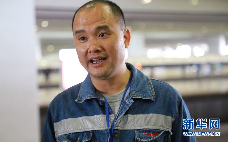 广州南高铁房建车间主任江俊杰.新华网 伍嘉炜摄