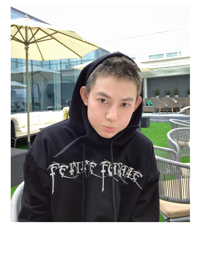 巴黎世家杨幂同款卫衣17fw你感觉怎么样?