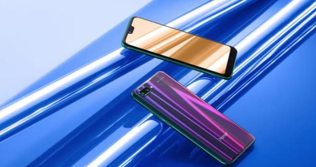 2000-2999元之间的手机,小米8跟荣耀10一比,选