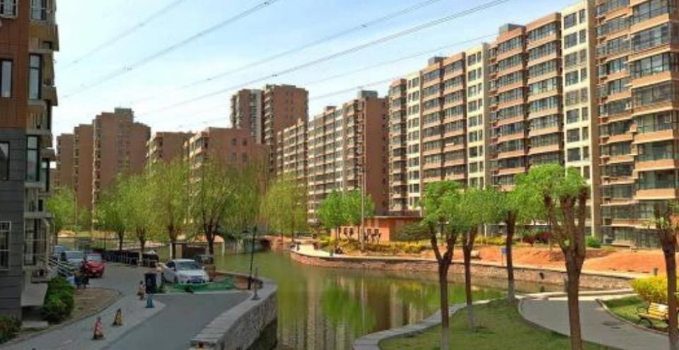 为什么现在生孩子的越来越少,盖房子的却越来