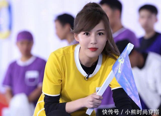 同是扎马尾!29岁杨颖变中学生,33岁李金铭却证明什么叫女神