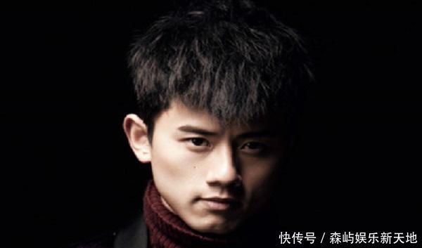 张杰开直播!竟误以为无人观看,助理笑着说了一