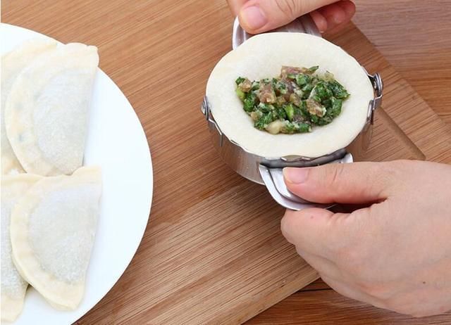煮饺子是冷水下锅还是热水下锅?90都做错了,难