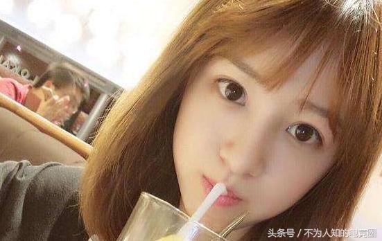 周二珂回归斗鱼,熊猫直播总监直言看二珂不顺