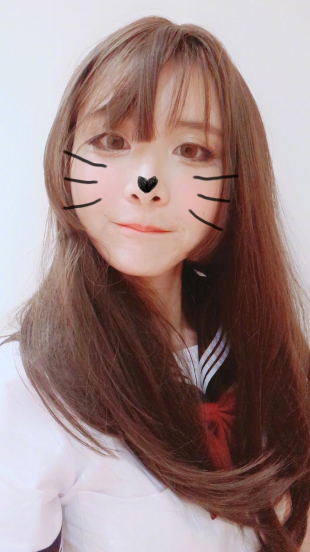 陈一发儿七夕节发校装福利,网友:不嫁何撩!