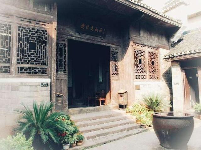 湘西凤凰古城二日游攻略,游矮寨悬索玻璃天廊