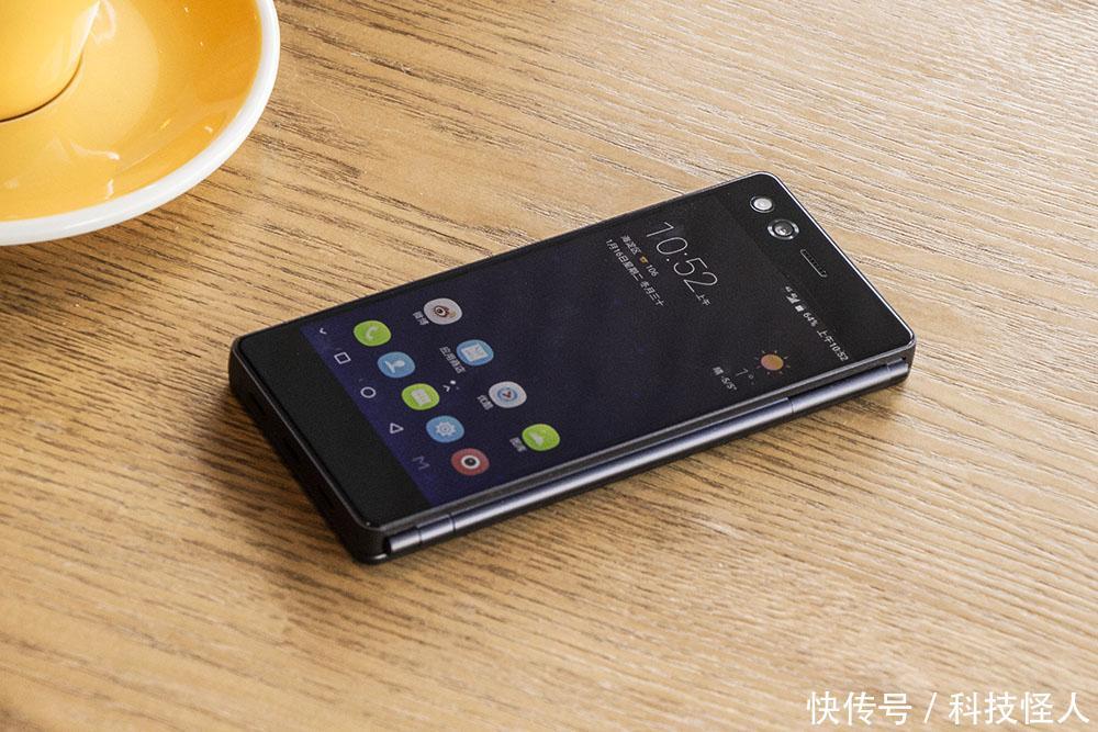 全球首款折叠双屏手机现世, 连苹果 华为 小米