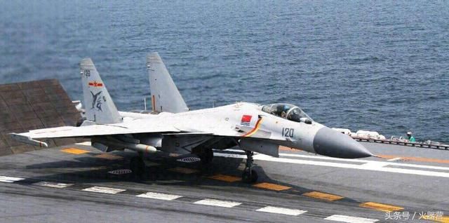 中国版咆哮者电子战飞机即将出现,歼15双座版