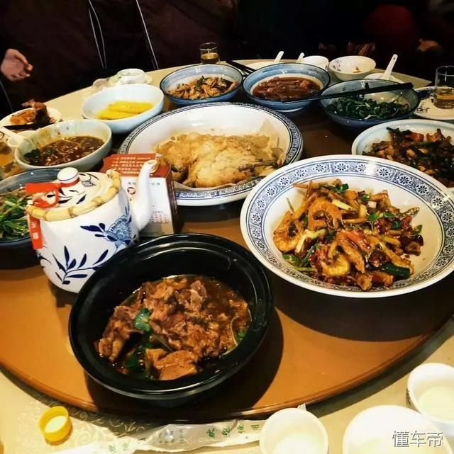 在高速路上开车,为什么会特别容易犯困?