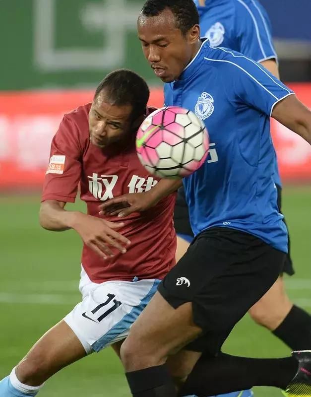 中国足坛国字号混血球员回归中超 他曾经是徐