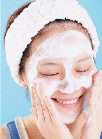 长期对着电脑怎么保护皮肤 不再为皮肤烦恼的7个妙招