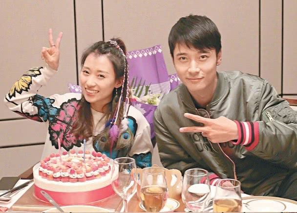 毕滢上演女版宋喆,张丹峰老婆洪欣买东西都要