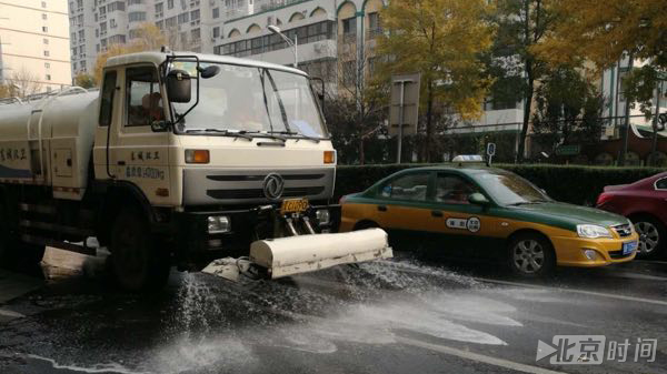 北京市出动18820车次洒水车 减少道路扬尘污染