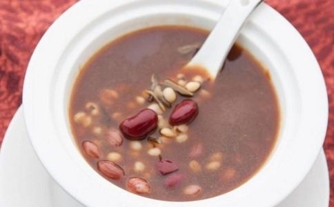 女人湿气重的症状 夏季湿气重怎样祛除