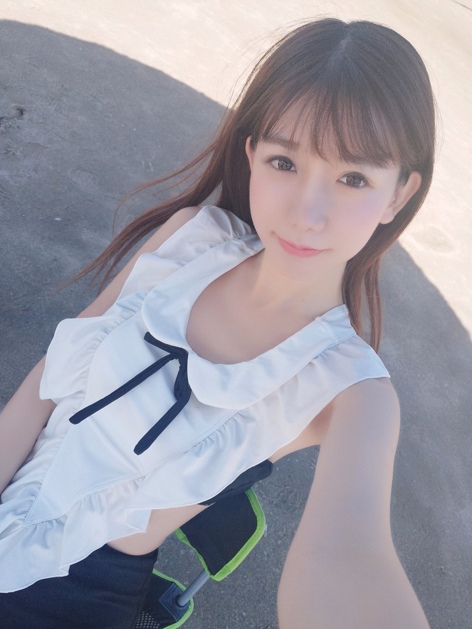 “小志玲”陈潇工作满档 清纯可人约拍不断 “小志玲”陈潇工作满档 清纯可人约拍不断