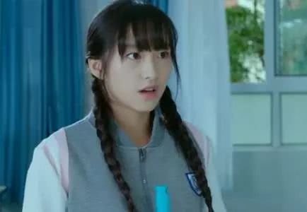 她曾让王源和王俊凯自愿穿女装,如今因为和宋