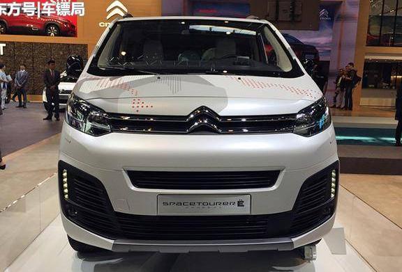 又一法系 硬货 2 0t配四驱 车内睡4人 座椅可随便组合