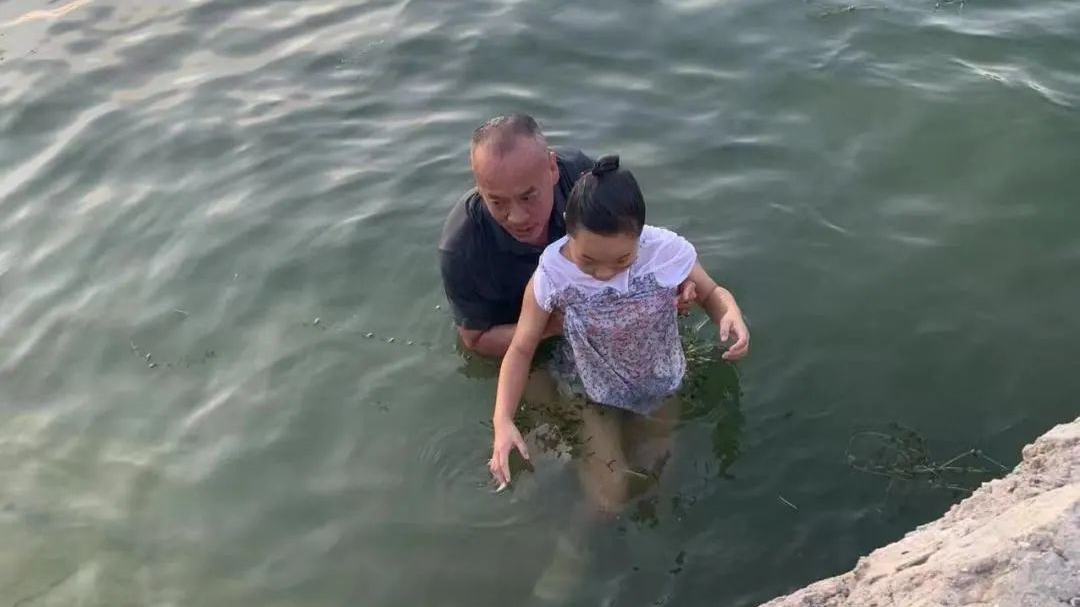 勇救落水儿童！昌平这个德育主任不简单