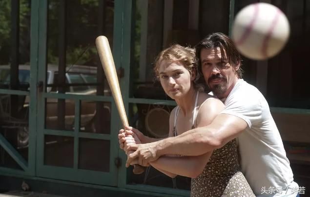 为什么《复仇者联盟3》的灭霸响指一打,美队为