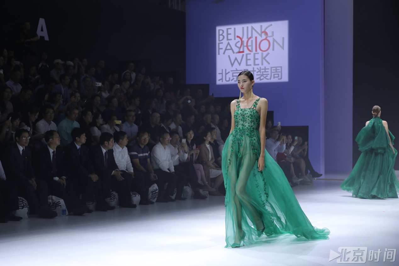 2018北京时装周正式开幕 35场发布会将逐一亮