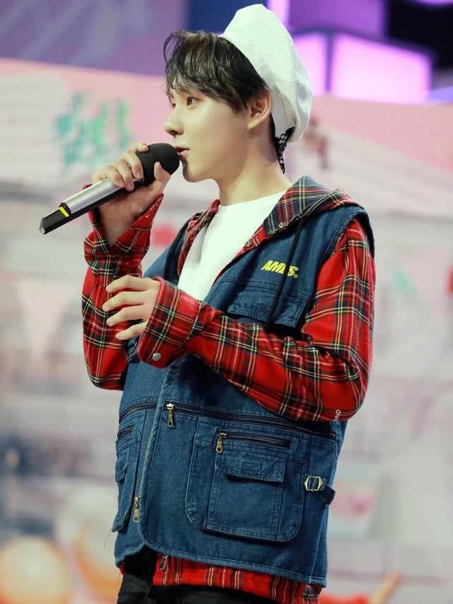 乐华七子合体,朱正廷的花衬衫,Justin的小皮鞋,