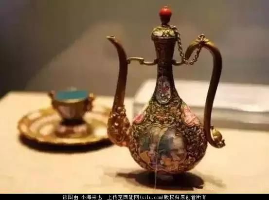 老外坐故宫龙椅竟离奇死亡,灵异背后太吓人