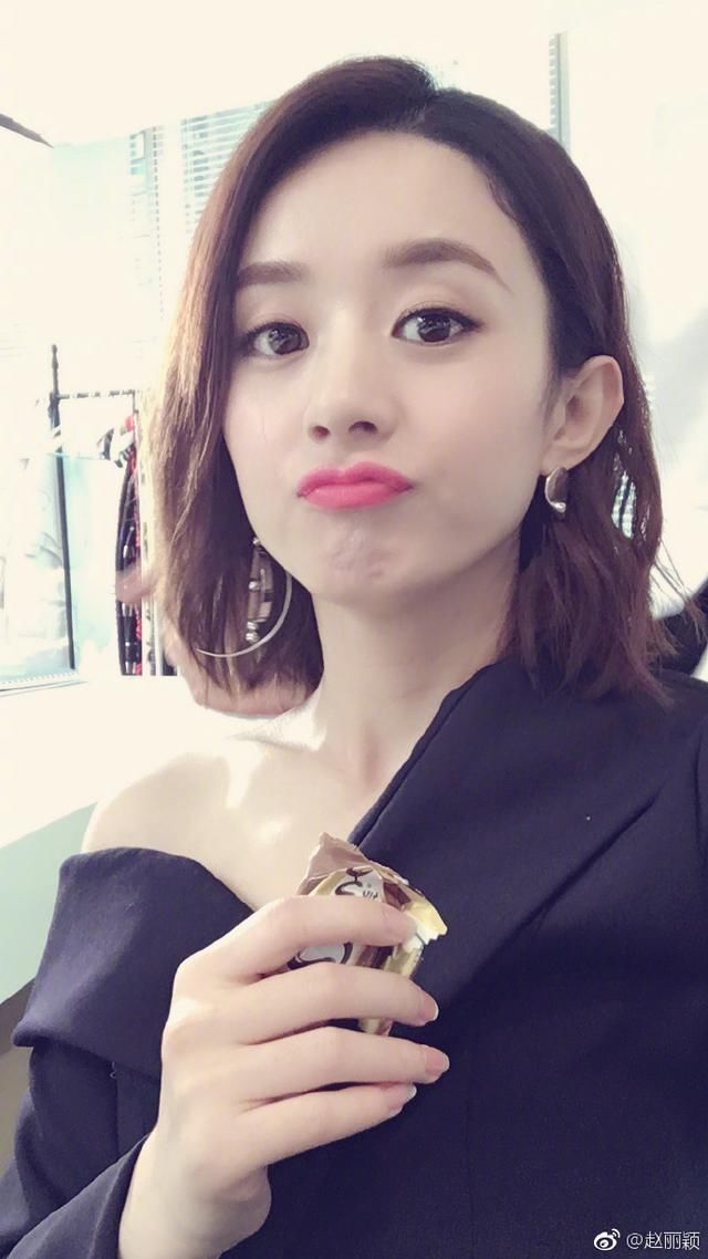 曾放弃当空姐!06年雅虎搜星选秀被冯小刚看