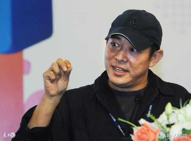 脚踏两条船李连杰重入中国国籍引争议,真相曝